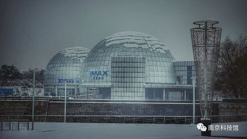 雪中的南京科技館,雪中的你們