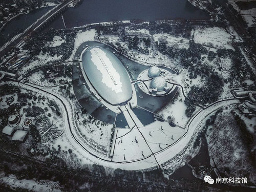 雪中的南京科技館,雪中的你們