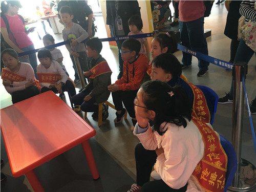 南京科技館科普傳播小使者清明假期培訓忙