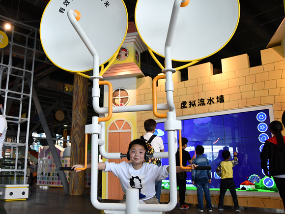 一樓：“基礎(chǔ)科學(xué)”和“少兒科普”