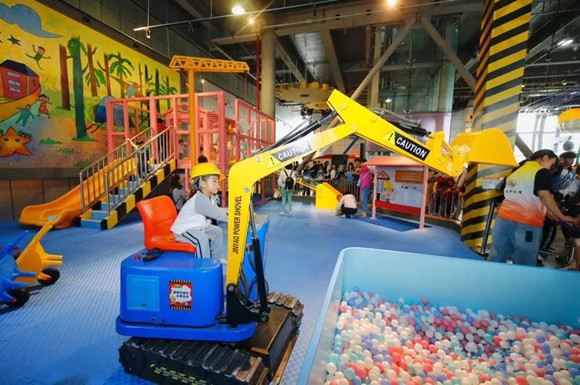 一樓：“基礎(chǔ)科學(xué)”和“少兒科普”