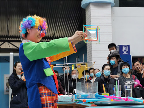 科普新年不打烊 科技館里尋年味兒