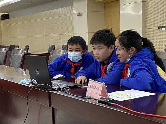 南京市代表隊在第二屆江蘇省青少年 “詩詞里的科學”網絡挑戰(zhàn)賽團體賽中喜獲佳績