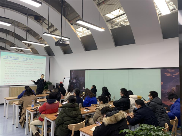 南京市第二十七屆中小學師生科技創(chuàng)新大賽第二期科技輔導員培訓班成功舉辦