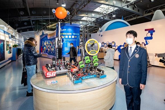 三樓： 南京市中小學(xué)科技創(chuàng)新中心