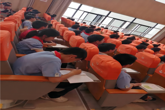 “熱愛科學 崇尚科學” 探秘植物世界主題講座走進南京市月華路小學