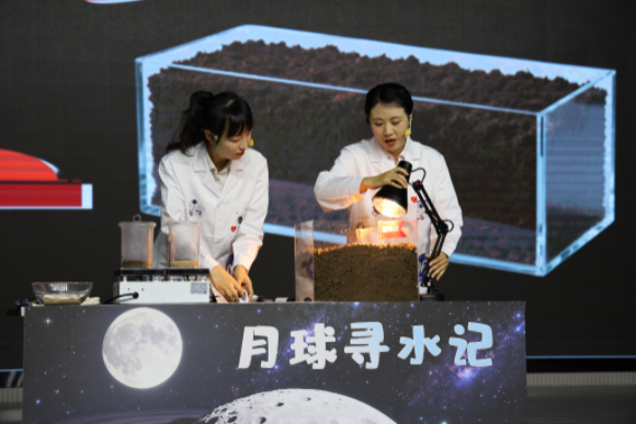 南京科技館選手在“第六屆江蘇省科技館輔導(dǎo)員大賽”中喜獲佳績