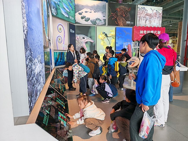 科技探索啟智慧，創(chuàng)想未來助成長