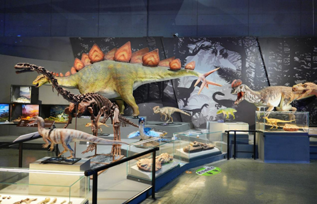 來(lái)一場(chǎng)穿越時(shí)空科考，南京科技館“恐龍大復(fù)活”特展已于1月30日正式開(kāi)幕