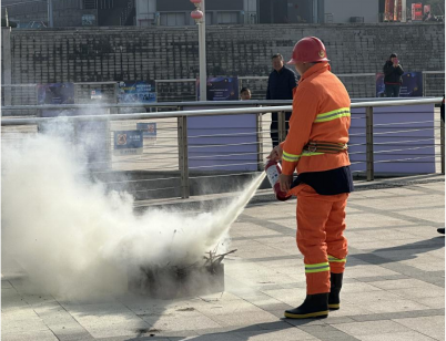 我館組織開展春節(jié)前消防演練